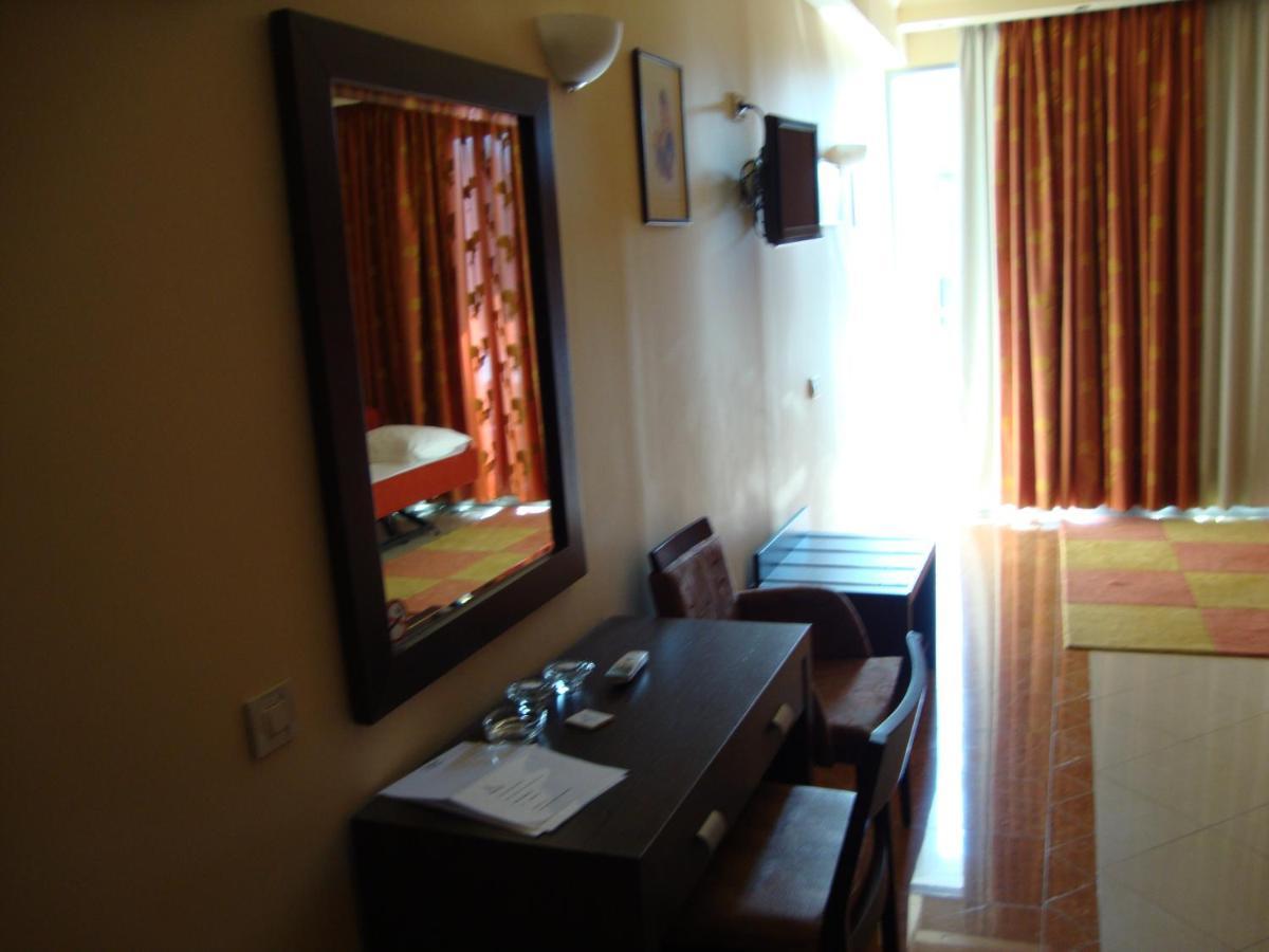 Captain Stavros Hotel Нидри Экстерьер фото