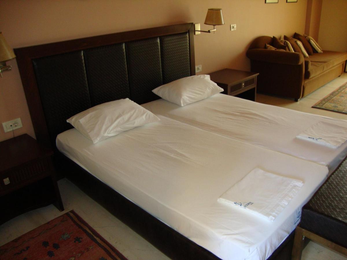 Captain Stavros Hotel Нидри Экстерьер фото